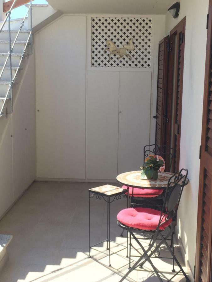 Blue Portrait House Apartment Golfo Aranci Exterior photo