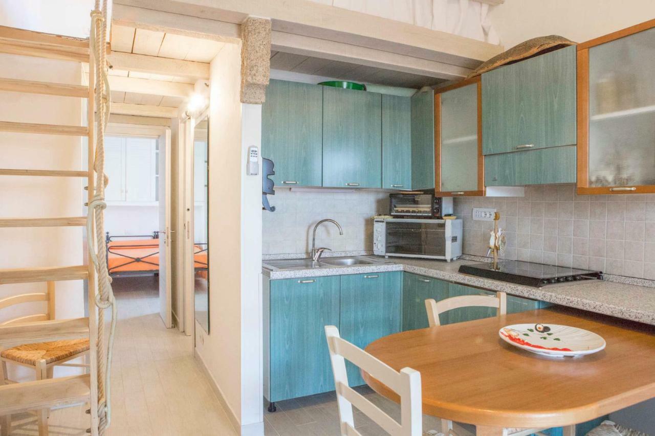 Blue Portrait House Apartment Golfo Aranci Exterior photo