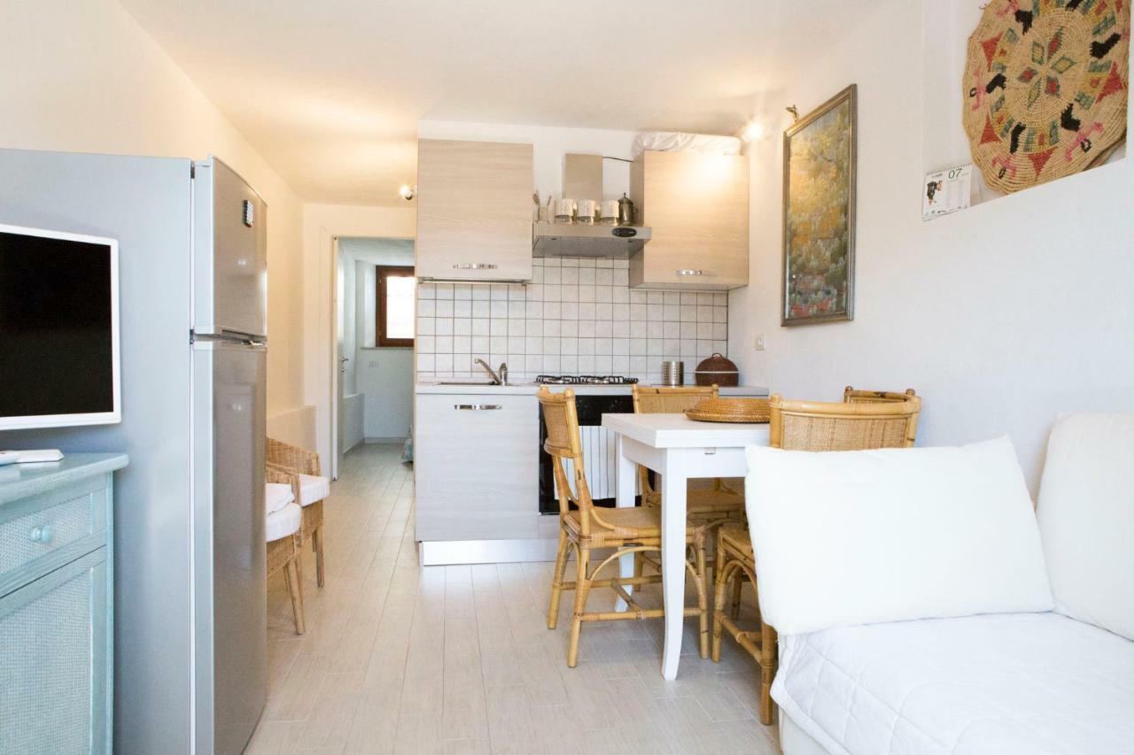 Blue Portrait House Apartment Golfo Aranci Exterior photo