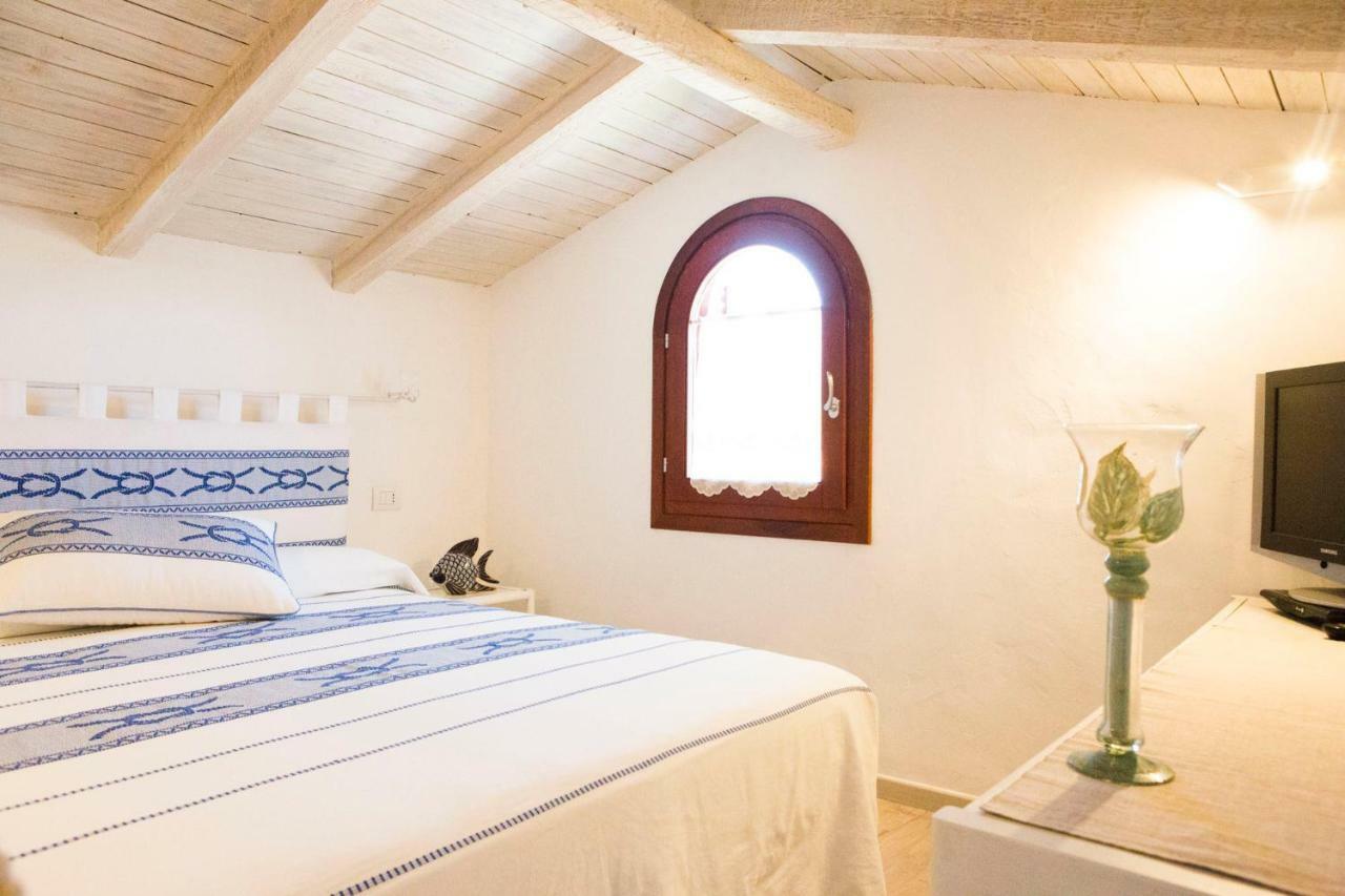 Blue Portrait House Apartment Golfo Aranci Exterior photo